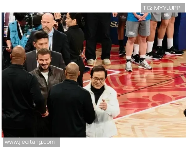 成龙马云贝克汉姆齐聚运动盛宴!NBA中国赛星光璀璨引爆全场 成龙马云贝克汉姆齐聚运动盛宴!NBA中国赛星光璀璨引爆全场